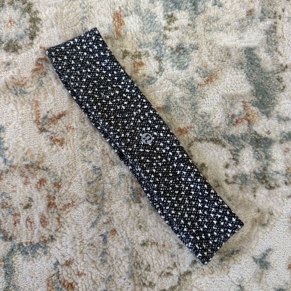 lululemon athletica Accessories - Lululemon Athletica Black and White Patterned Women’s Headband